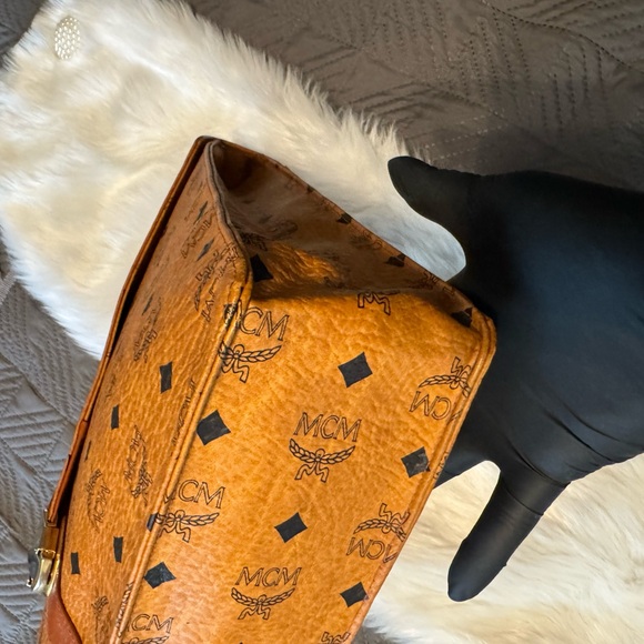 🔥SEND OFFER🔥MCM Tan and Brown Briefcase with Iconic Monogram - Picture 6 of 13